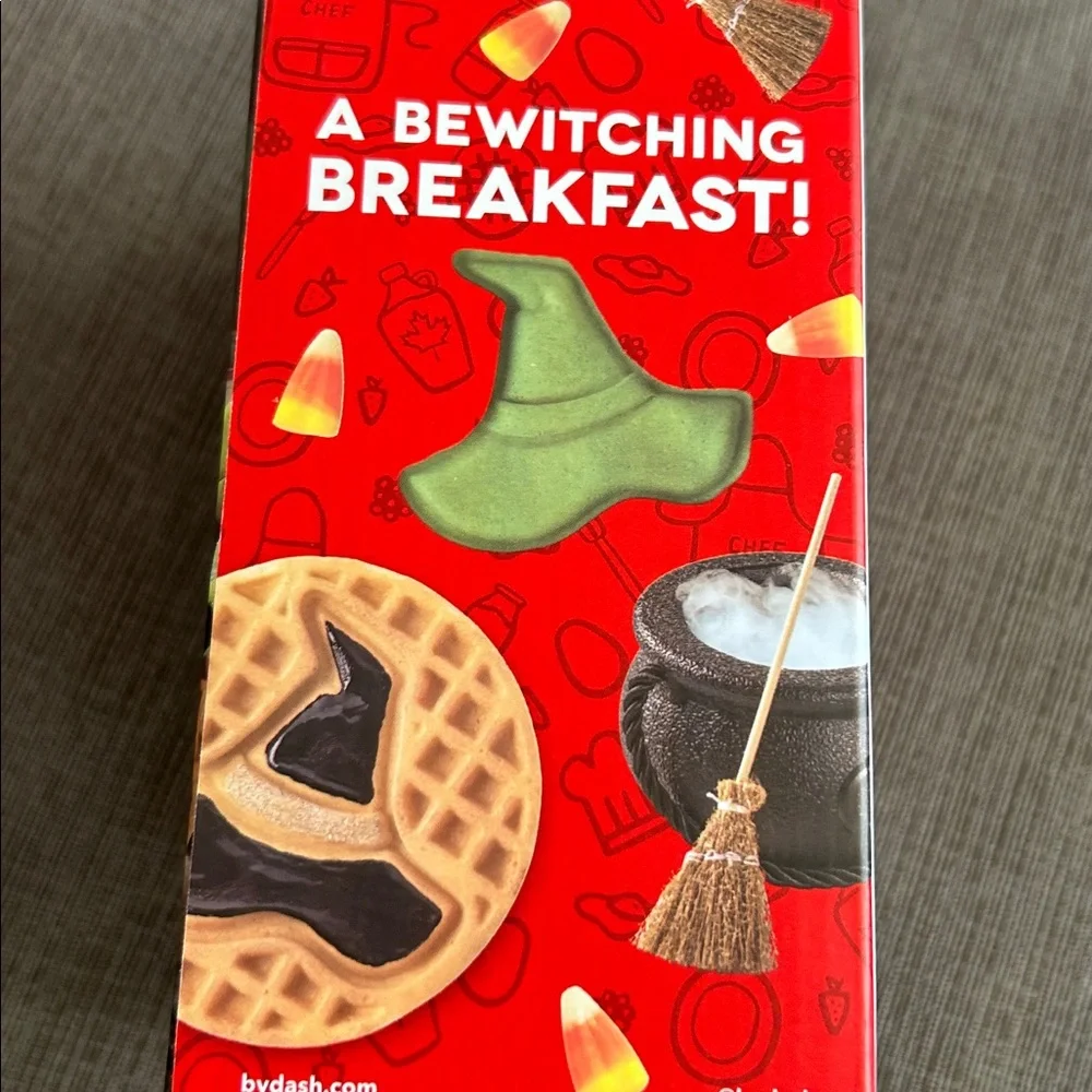 DASH Mini Waffle Maker Witch Hat NEW